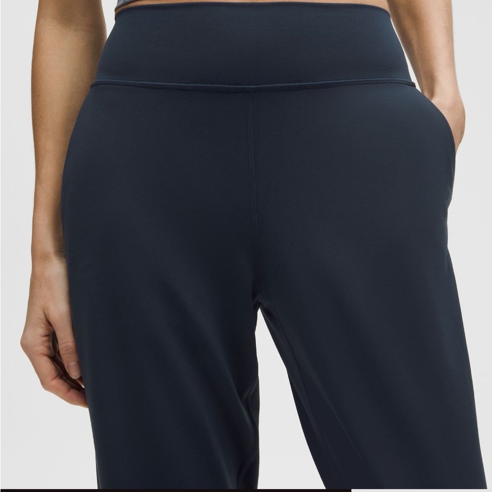 Navy Lululemon align, high-rise jogger - Picture 3 of 9
